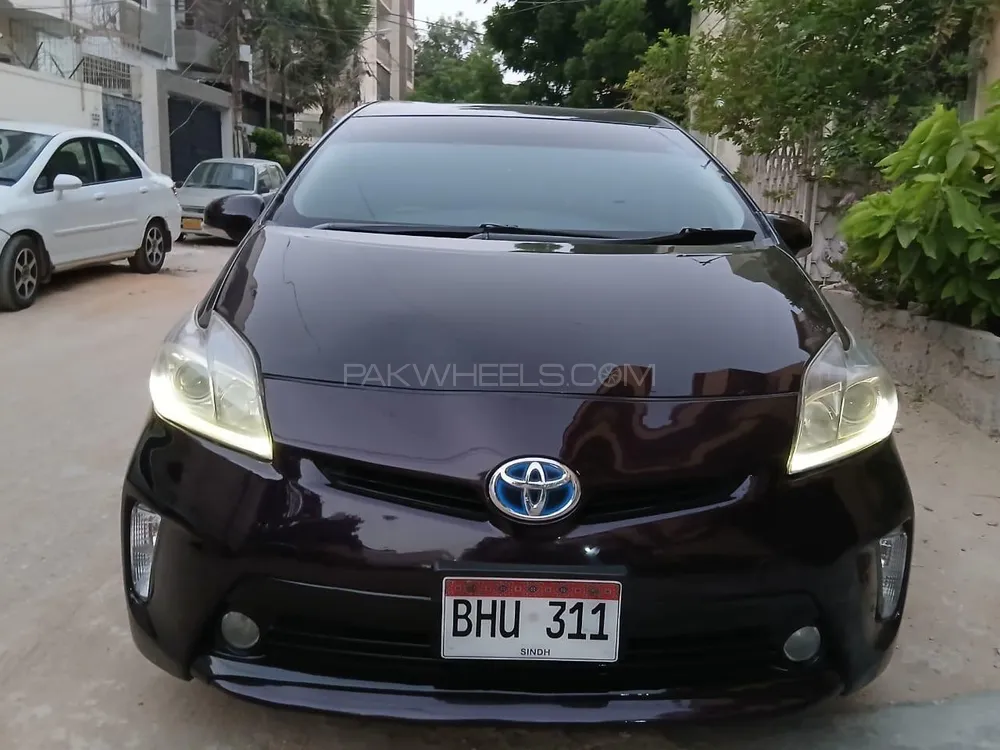Toyota Prius 2013 for Sale in Karachi Image-1