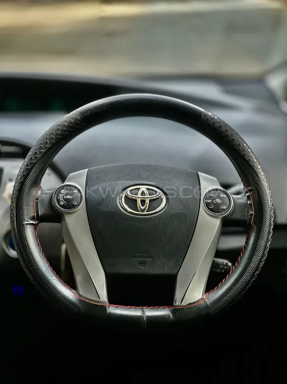 Toyota Prius 2013 for Sale in Karachi Image-1