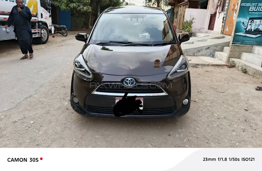 Toyota Sienta 2016 for Sale in Karachi Image-1