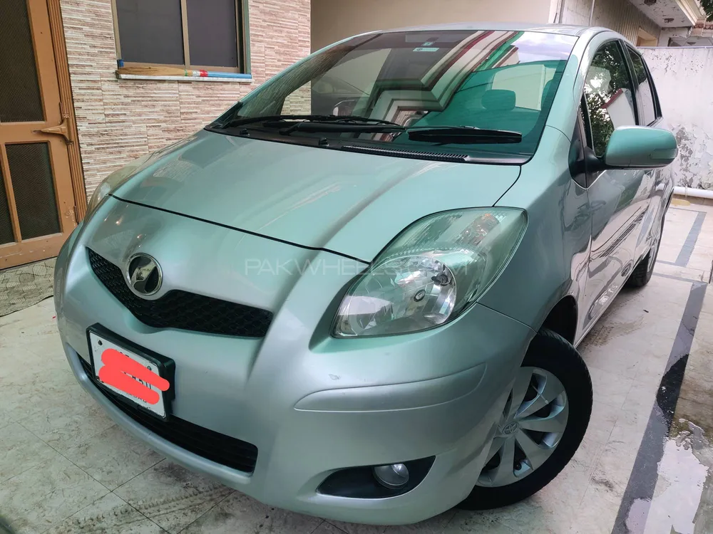 Toyota Vitz 2010 for Sale in Islamabad Image-1