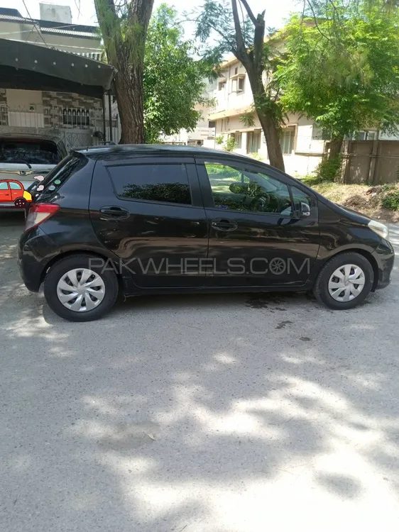 Toyota Vitz 2012 for Sale in Islamabad Image-1