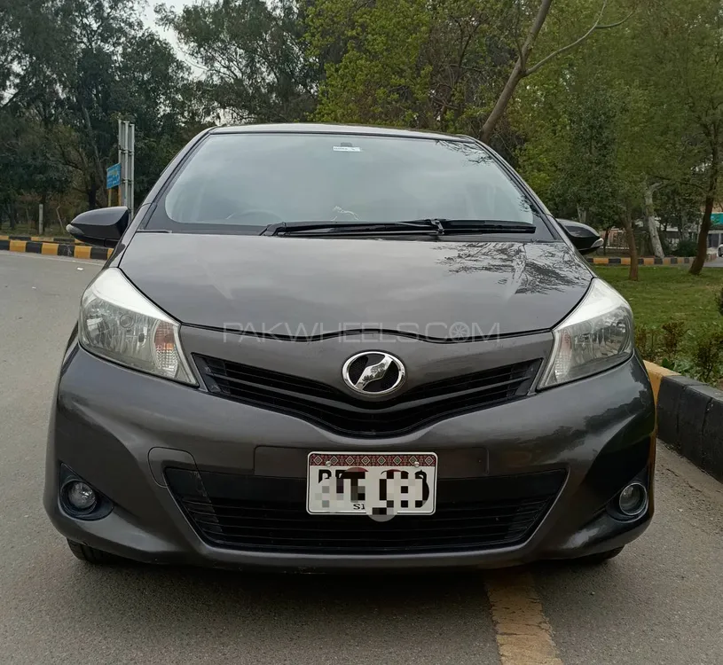 Toyota Vitz 2012 for Sale in Rawalpindi Image-1