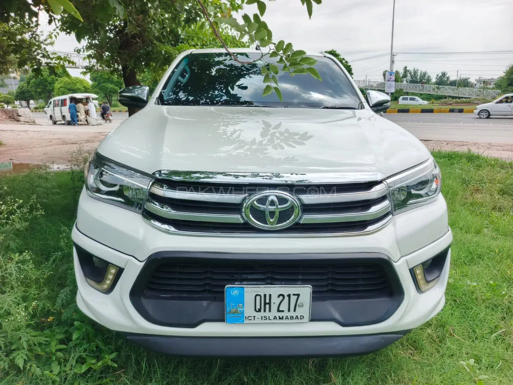 Toyota Hilux 2020 for Sale in Islamabad Image-1