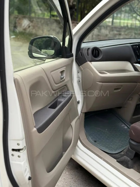 Honda N Wgn 2017 for Sale in Lahore Image-1