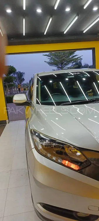 Honda Vezel 2014 for Sale in Chakwal Image-1
