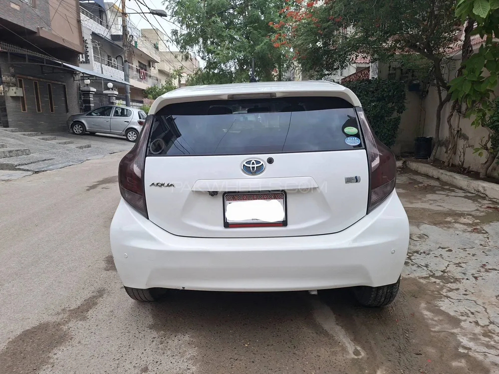 Toyota Aqua 2013 for Sale in Karachi Image-1