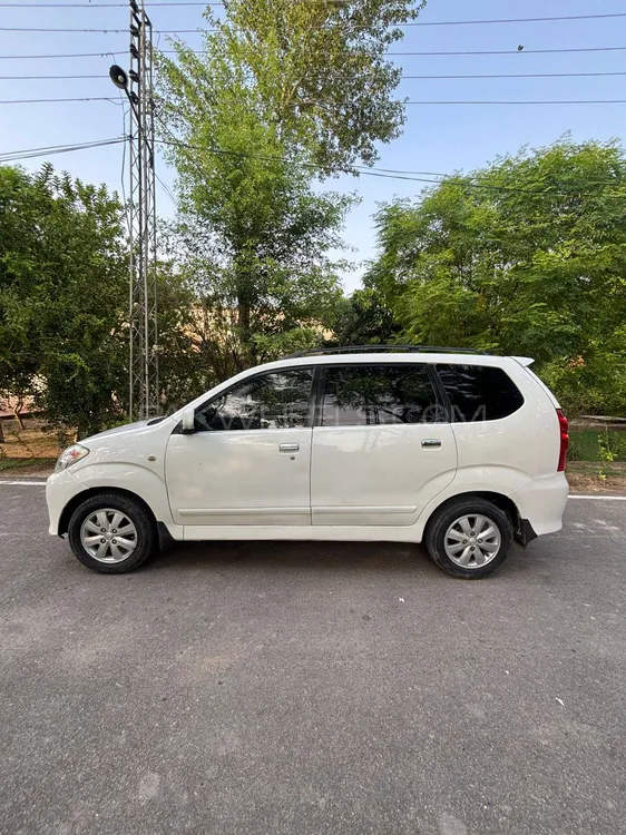 ٹویوٹا اونزا 2011 for Sale in لاہور Image-1
