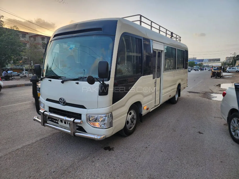 Toyota Coaster 2020 for Sale in Karachi Image-1