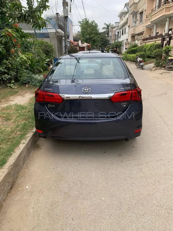 Toyota Corolla 2016 for Sale in Karachi Image-1