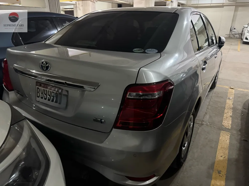 Toyota Corolla Axio 2018 for Sale in Karachi Image-1