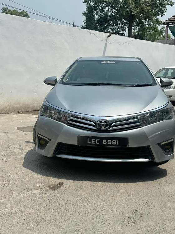 Toyota Corolla 2015 for Sale in Peshawar Image-1
