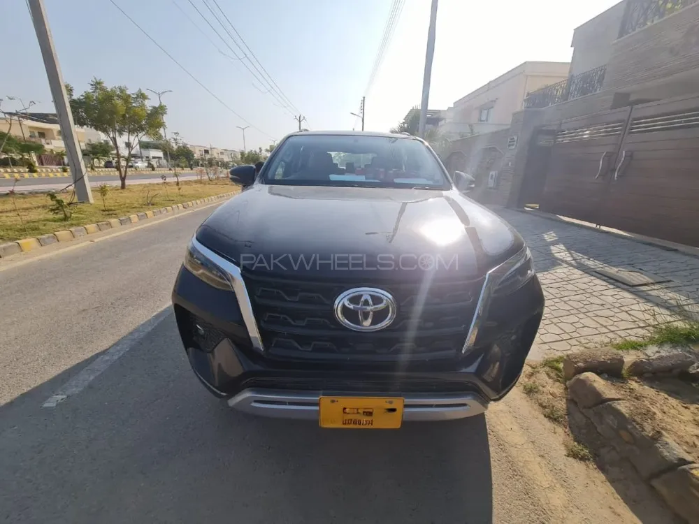 Toyota Fortuner 2021 for Sale in Karachi Image-1