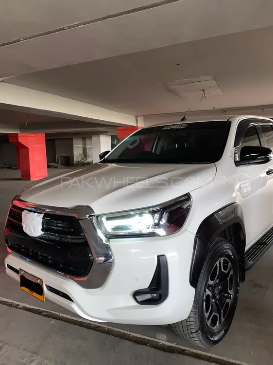 Toyota Hilux 2023 for Sale in Karachi Image-1