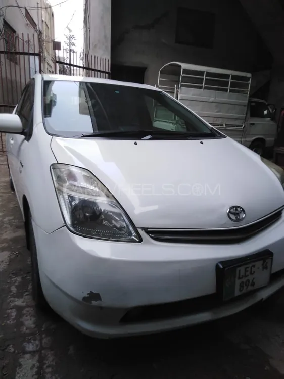 Toyota Prius 2014 for Sale in Lahore Image-1