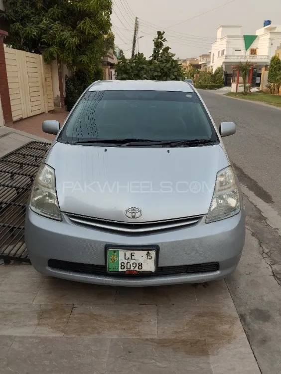 Toyota Prius 2011 for Sale in Lahore Image-1