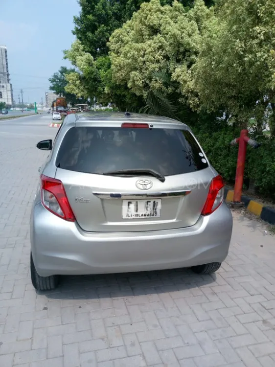 Toyota Vitz 2011 for Sale in Islamabad Image-1