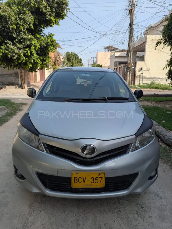 Toyota Vitz 2011 for Sale in Multan Image-1