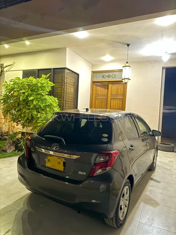 Toyota Vitz 2014 for Sale in Karachi Image-1