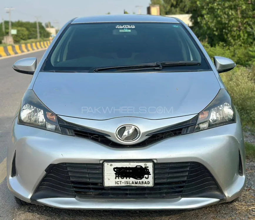 Toyota Vitz 2014 for Sale in Mardan Image-1