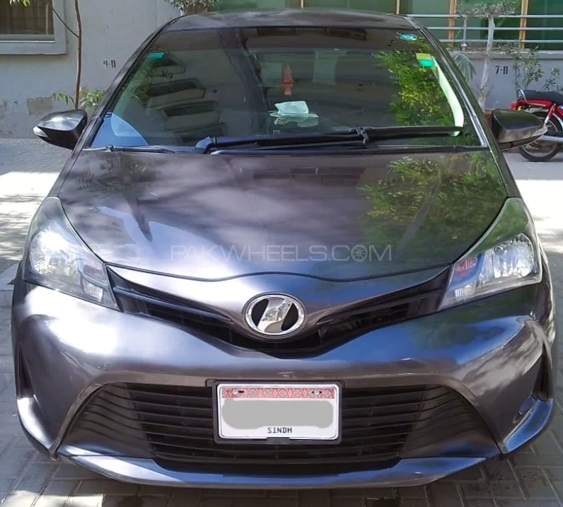 Toyota Vitz 2014 for Sale in Karachi Image-1