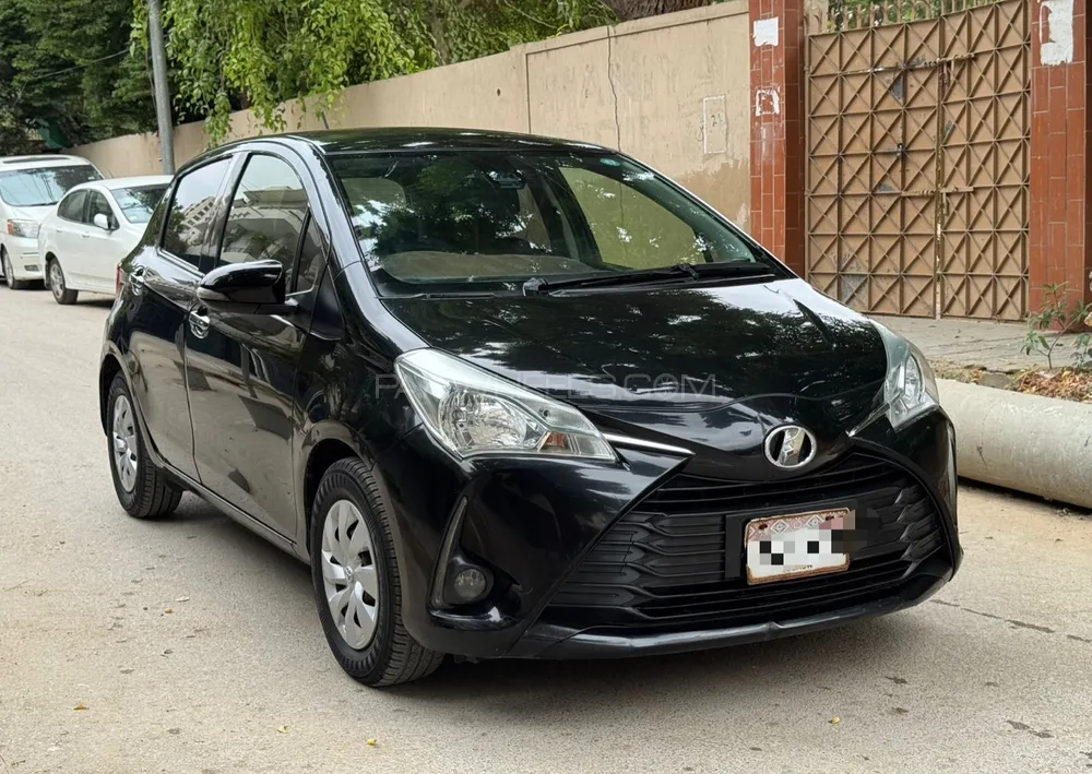 Toyota Vitz 2018 for Sale in Karachi Image-1