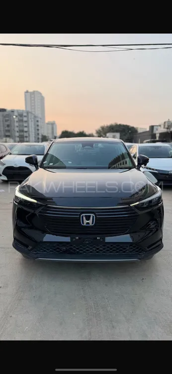 Honda Vezel 2021 for Sale in Multan Image-1