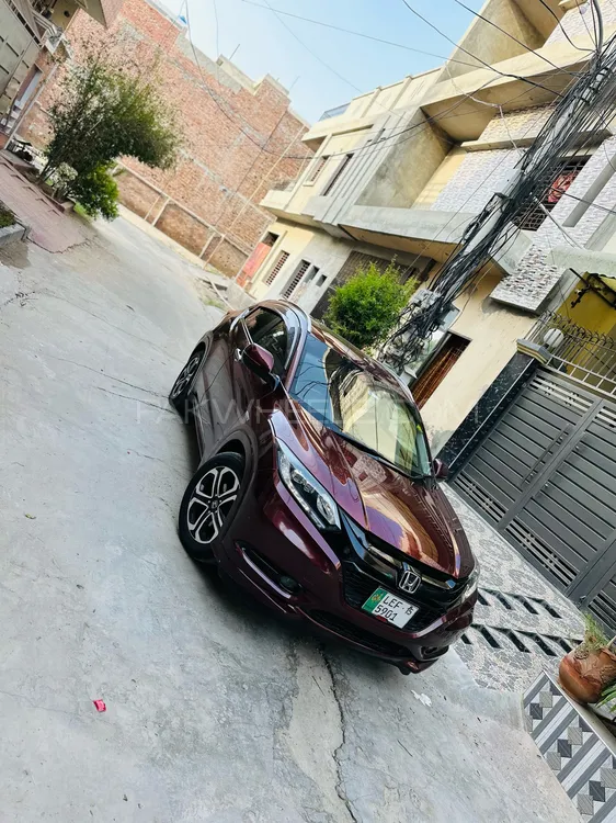 Honda Vezel 2015 for Sale in Sahiwal Image-1