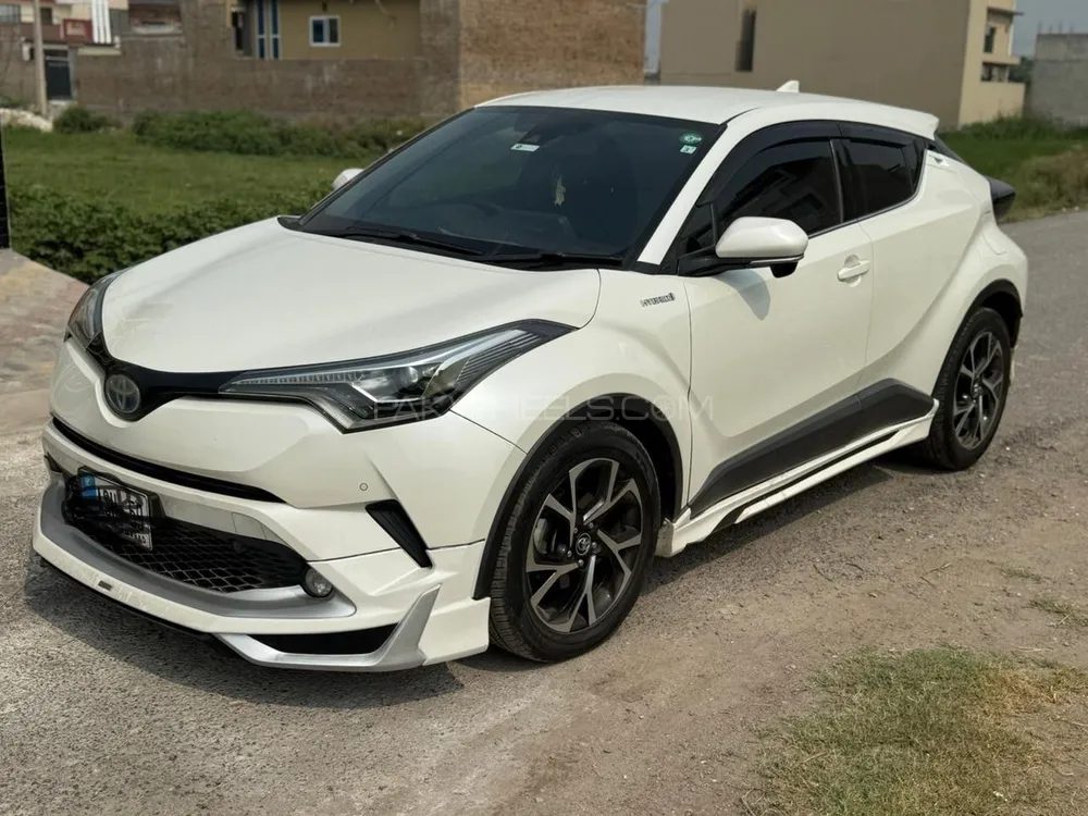 Toyota C-HR 2017 for Sale in Peshawar Image-1