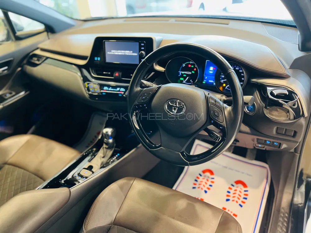 Toyota C-HR 2018 for Sale in Islamabad Toyota C-HR 2018 for Sale in Islamabad Image-8