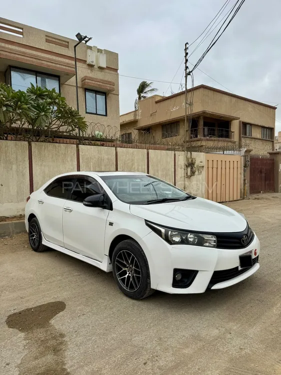 Toyota Corolla 2015 for Sale in Karachi Image-1