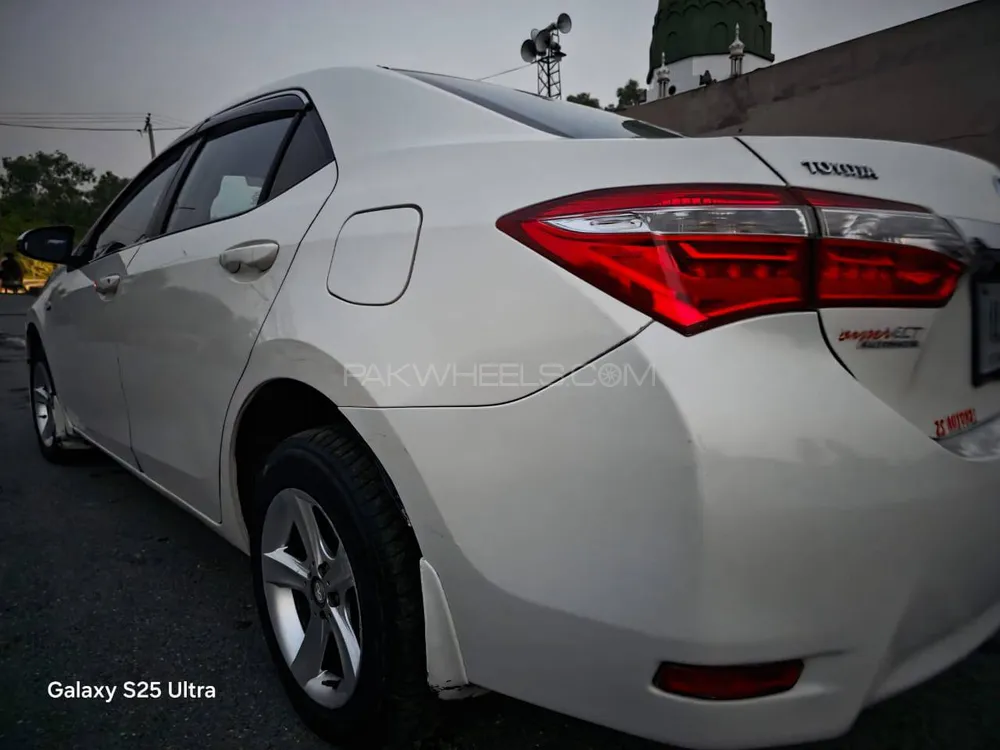 Toyota Corolla 2016 for Sale in Lahore Image-1