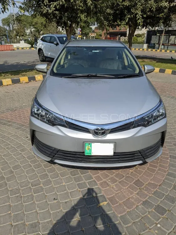 Toyota Corolla 2017 for Sale in Lahore Image-1