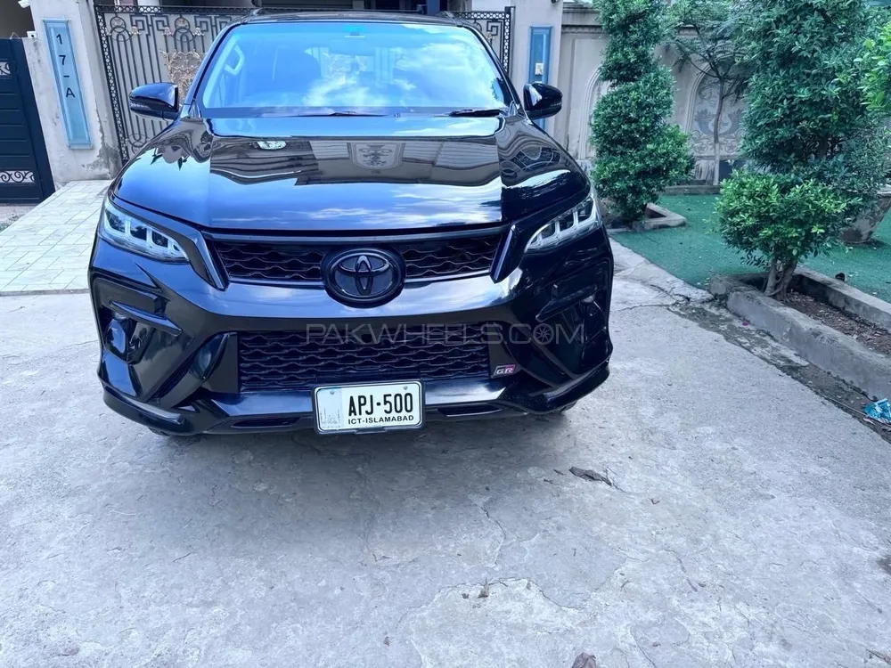 Toyota Fortuner 2018 for Sale in Lahore Image-1