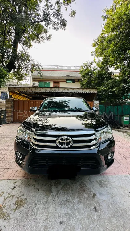 Toyota Hilux 2019 for Sale in Islamabad Image-1