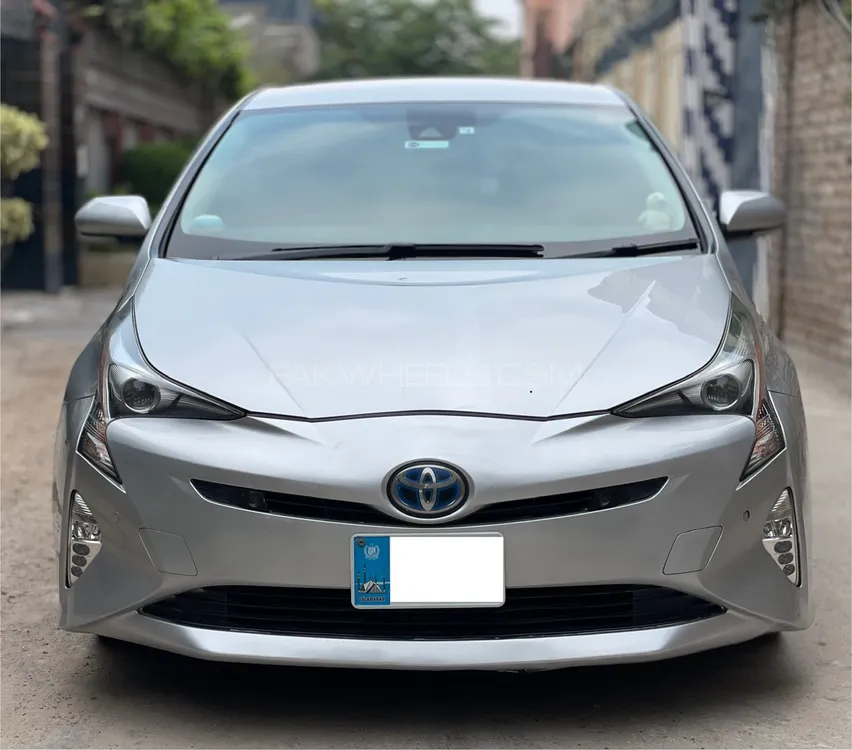 Toyota Prius 2016 for Sale in Peshawar Image-1