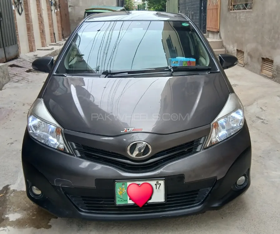 Toyota Vitz 2014 for Sale in Faisalabad Image-1