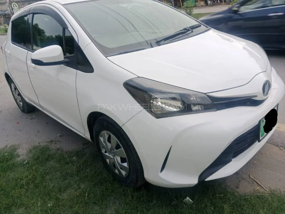 Toyota Vitz 2016 for Sale in Lahore Image-1
