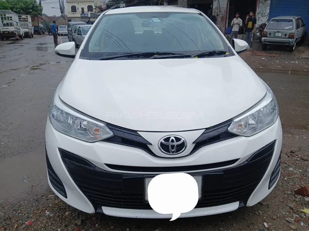 Toyota Yaris Sedan 2020 for Sale in Lahore Image-1