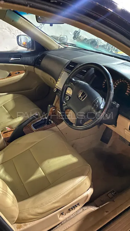 Honda Accord 2005 for Sale in Islamabad Image-1