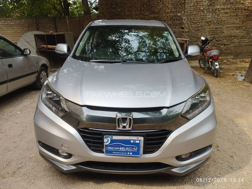 Honda Vezel 2017 for Sale in Peshawar Image-1