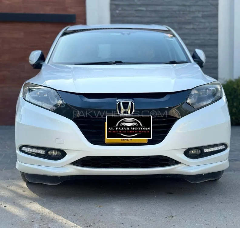 Honda Vezel 2014 for Sale in Karachi Image-1