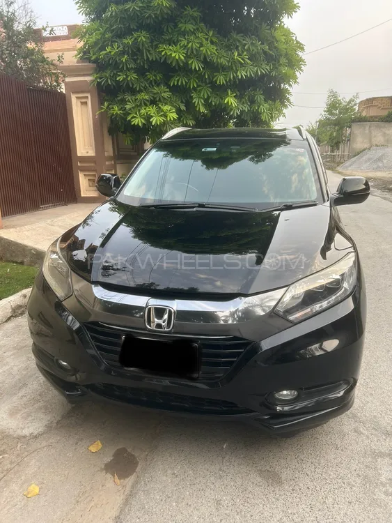 Honda Vezel 2015 for Sale in Peshawar Image-1