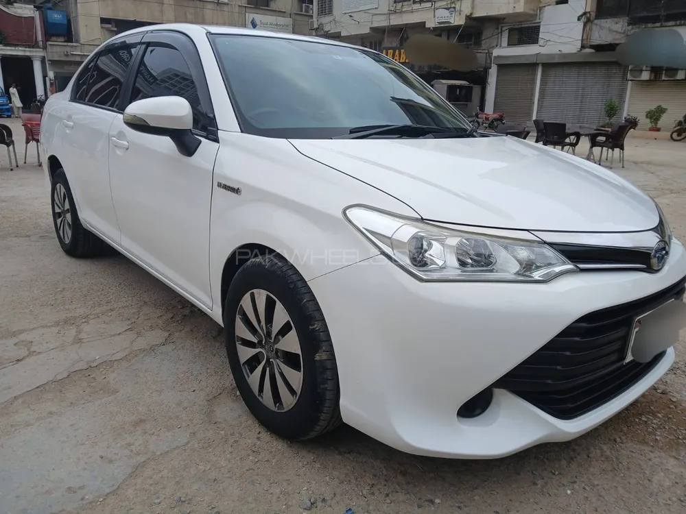 Toyota Corolla Axio 2017 for Sale in Karachi Image-1