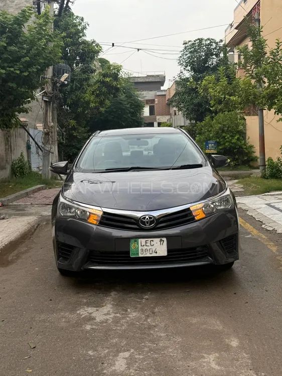 Toyota Corolla 2017 for Sale in Lahore Image-1