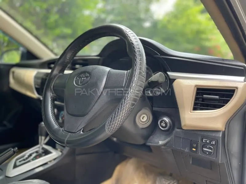 Toyota Corolla 2014 for Sale in Lahore Image-1
