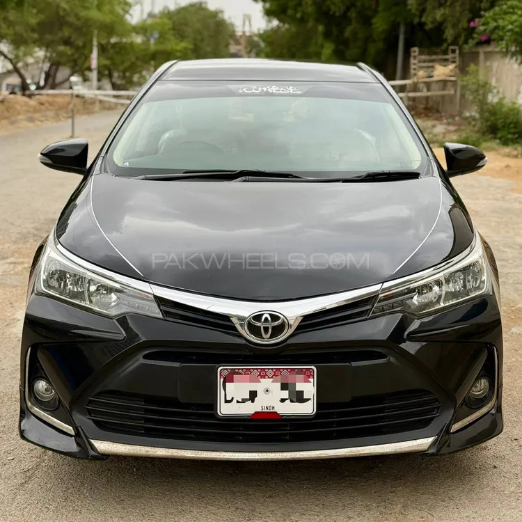 Toyota Corolla 2017 for Sale in Karachi Image-1