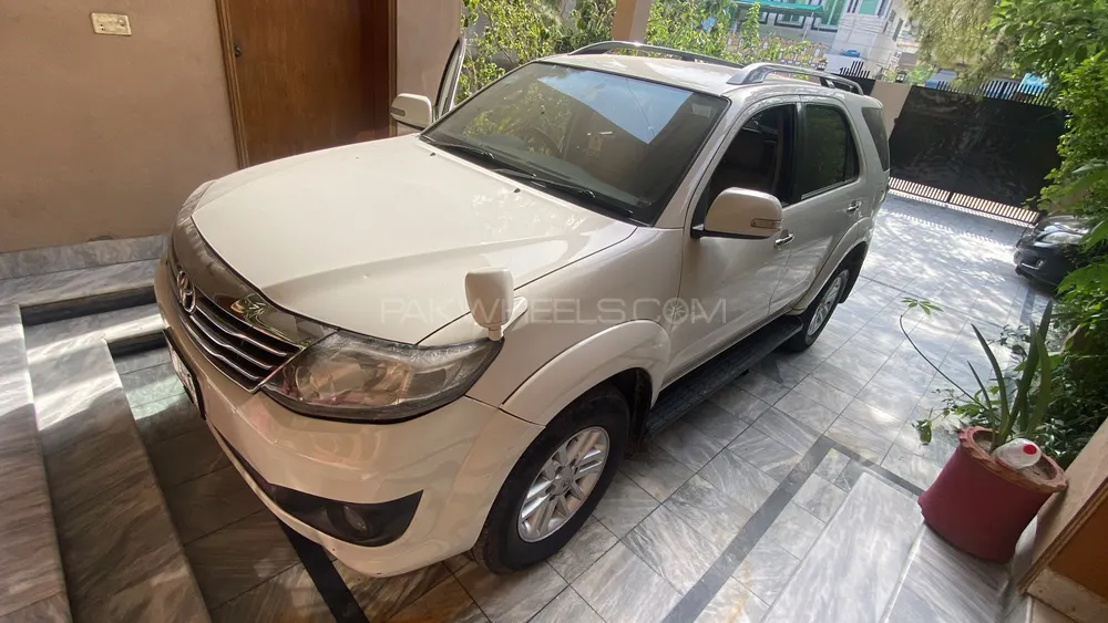Toyota Fortuner 2013 for Sale in Gujrat Image-1