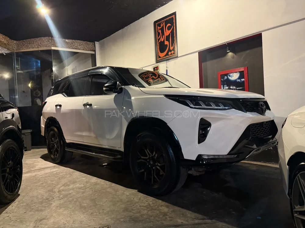 Toyota Fortuner 2019 for Sale in Lahore Image-1