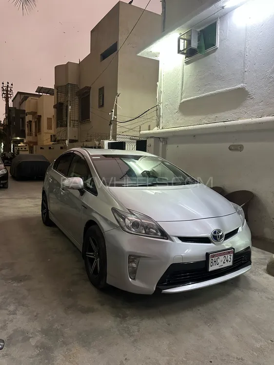 Toyota Prius 2013 for Sale in Karachi Image-1