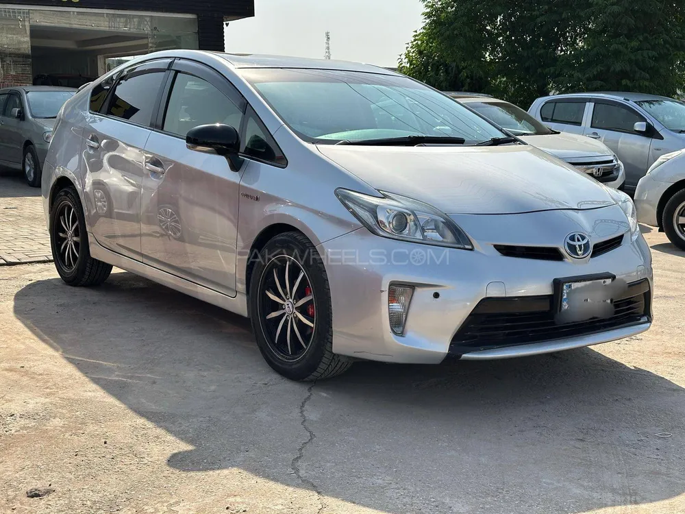 Toyota Prius 2014 for Sale in Islamabad Image-1